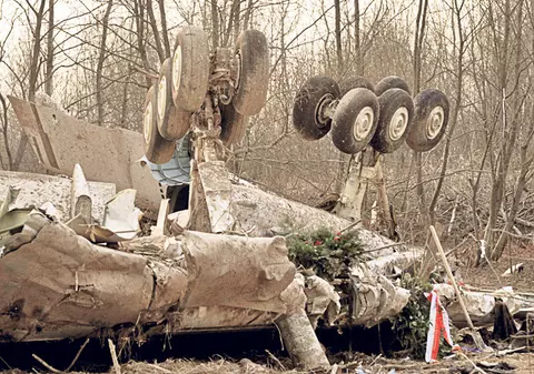 REMEMBER | 10 aprilie 2010: se prăbuşeşte avionul cu preşedintele polonez