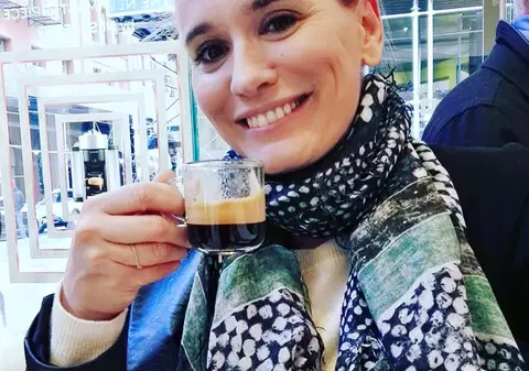 Ce familie frumoasă are Andreea Esca! Mama ştiristei are aceeaşi coafură celebră cu cea a fiicei ei