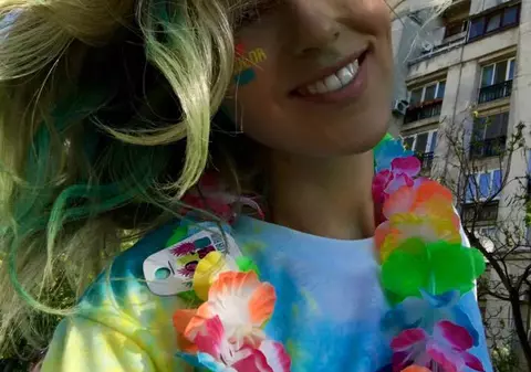 Îţi mai aminteşti cum arăta Corina în 2006? Artista a făcut publică o imagine de colecţie! "Tu eşti?"