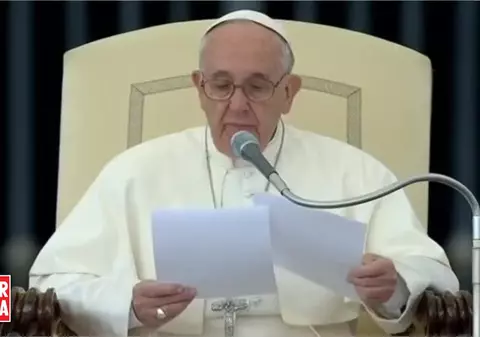 PAPA FRANCISC MERGE ÎN INSULA LESBOS SĂ SE ÎNTÂLNEASCĂ CU MIGRANŢII / VIDEO