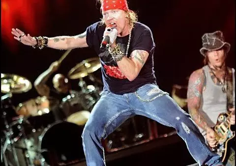 Surpriză pentru fanii Guns N' Roses! Axl Rose este noul solist al grupului rock AC/DC!