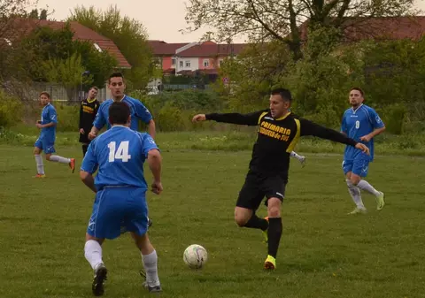 Fostul internațional Zeno Bundea joacă fotbal în liga a IV-a: “Mă simt bine şi asta se vede în evoluţiile mele”