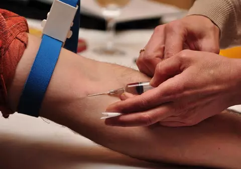 Scandal: vedete ale sportului mondial, ajutate să se dopeze de un medic britanic!