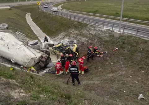 ACCIDENT MORTAL în Constanţa! Un TIR s-a răsturnat pe A4! FOTO & VIDEO