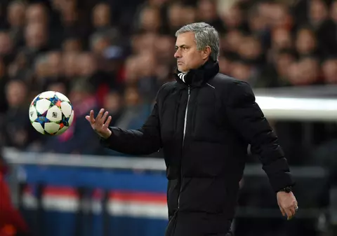 Antrenorul portughez José Mourinho a bătut palma cu Manchester United