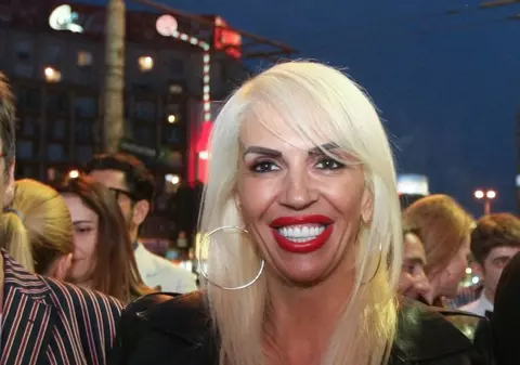 VIDEO EXCLUSIV/ Raluca Bădulescu are o dietă-șoc de când și-a tăiat stomacul! Mănâncă de 10 ori pe zi