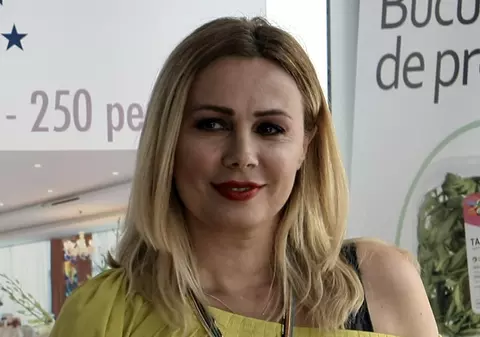 VIDEO EXCLUSIV | Vizita în Țara Sfântă l-a readus pe Răzvan în inima ei! Dana Săvuică s-a rugat în lacrimi pentru fostul soț