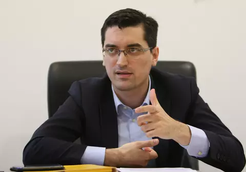 Interviu EXCLUSIV cu șeful FRF, Răzvan Burleanu: ”Tricolorii au primă pentru câștigarea Euro! Naționala a devenit locomotiva fotbalului nostru!”. ”Nu mă deranjează asocierea cu Serviciile secrete” | VIDEO