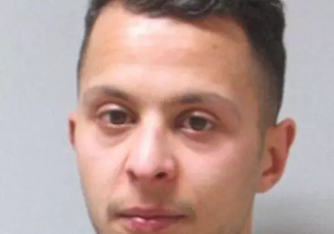 Prima fotografie cu Salah Abdeslam de la capturarea sa. Cum arată acum teroristul