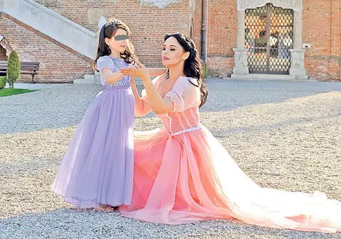 EXCLUSIV/ Cum își ferește Andreea Marin fiica de rele!