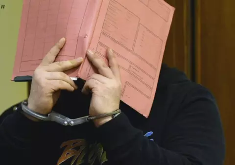 Asistent medical din Germania, suspectat că a omorât peste o sută de pacienţi
