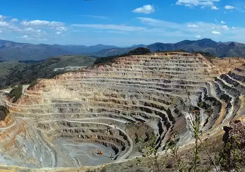 Tudose l-a numit în fruntea ANRM pe Gigi Dragomir, a doua schimbare a conducerii într-o lună. Noul șef n-are nicio experiență în domeniu, dar se va ocupa de aurul, petrolul și gazele României