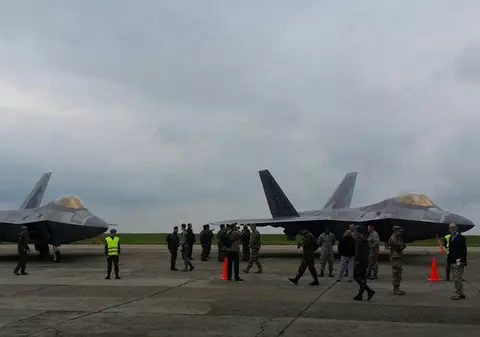 Avioane F 22 Raptor, în premieră în România FOTO
