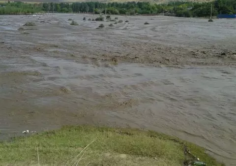 Tragedie în judeţul Sibiu. Doi oameni au murit, după ce o căruţă a căzut într-un râu