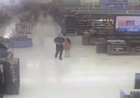 Momentul în care o fetiță de 8 ani este răpită. A fost violată și ucisă cu sânge rece