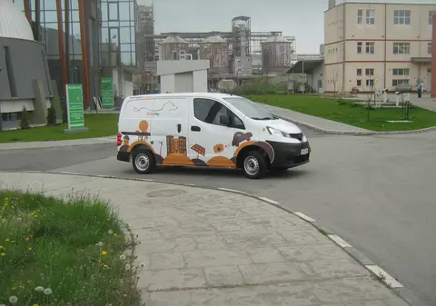 ”Lupul electric” din Râmnicu Vâlcea, prima mașină care merge cu ”pile”