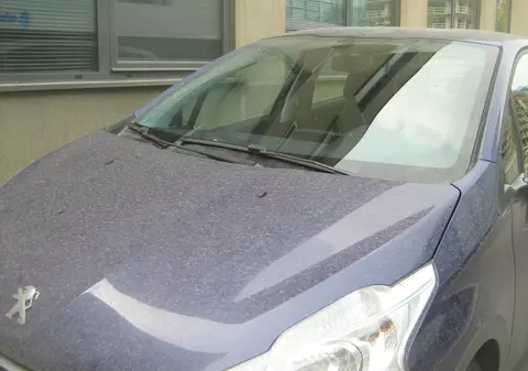 Nisipul din Sahara strică vopseaua din România | Ploaia cu noroi ar putea distruge maşinile!