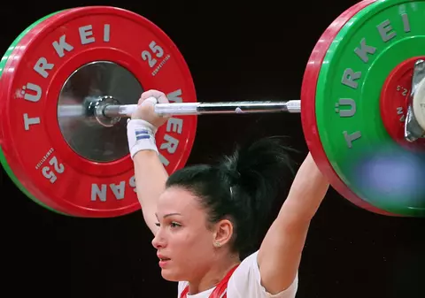 Cristina Iovu, două medalii de aur și una de bronz la Europenele de haltere din Norvegia