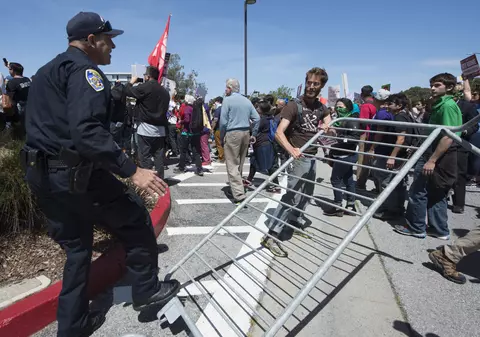 Alegeri SUA| Manifestație violentă în timpul unui discurs al lui Donald Trump