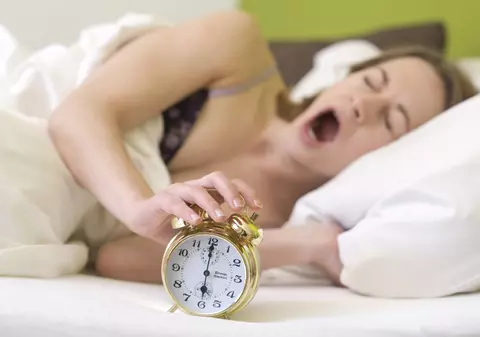 13 obiceiuri proaste legate de somn la care trebuie să renunți