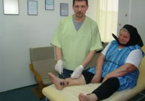 INCIDENT la IAŞI! Femeie ajunsă la spital după un tratament cu lipitori terapeutice