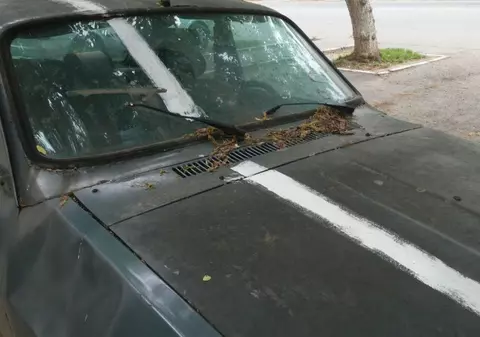 Cum și-a găsit mașina un șofer din Ploiești care a parcat pe trotuar