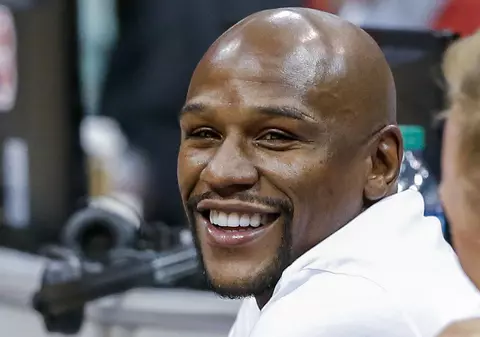 Ce a făcut Mayweather după victoria cu Mc Gregor