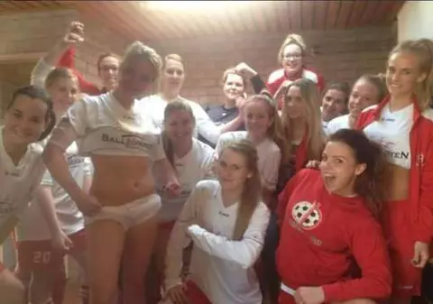 Cristiano Ronaldo, ironizat pe rețelele de socializare după ce s-a pozat în chiloți în vestiarul Realului GALERIE FOTO
