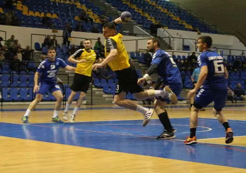CSM Ploiești a învins Focșaniul, în play-off-ul Ligii naționale masculine de handbal