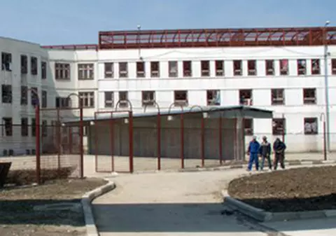 EXCLUSIV / Răscoală la Penitenciarul Giurgiu. 1.200 de deținuți au dat foc mai multor ziare și materiale textile. Gardienii NU au intervenit