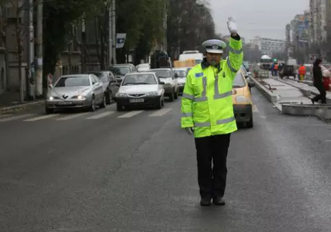 Şase copii au fost răniţi într-un accident produs pe DN1, în Săftica