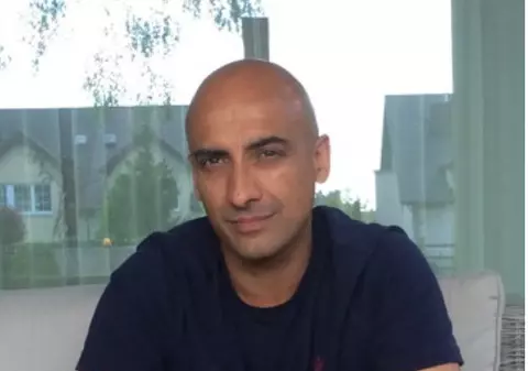 Actorul britanic Stuart Luis s-a sinucis pentru că nu a mai suportat "spiritele"! Avea doar 44 de ani!