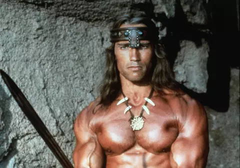 E bucată ruptă din el! Ce bine seamănă fiul din flori al lui Arnold Schwarzenegger cu tatăl lui!