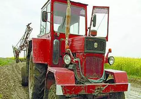 Cel puțin șase răniți, după ce un tren a intrat într-un tractor, în Norfolk | FOTO
