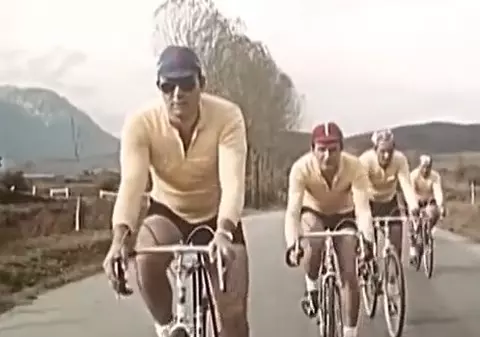 Sportivul Mircea Albulescu. Regretatul actor a fost pasionat de ciclism
