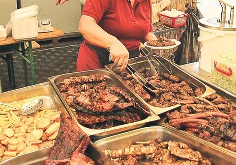 Mai multe restaurante din Capitală, amendate de ANPC pentru că foloseau ingrediente expirate. Lista completă