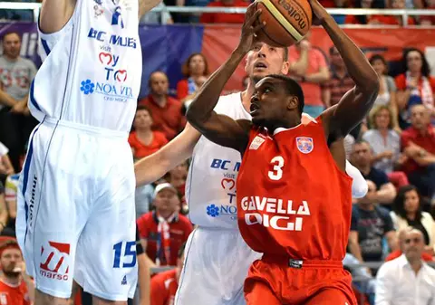 CSM Oradea a bătut la Tg. Mureș și se apropie de primul titlul din istorie la baschet