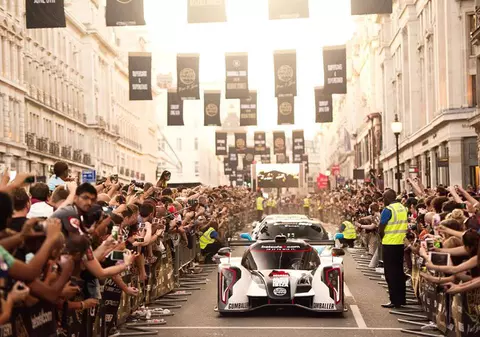 Gumball 3000. Circulaţia va fi restricţionată în centrul Capitalei. Ce artere trebuie să evitaţi vineri şi sâmbătă