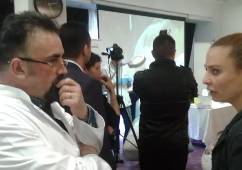 Adinei Buzatu îi e frică de bătrânețe? Prezența neașteptată a stilistei la cel mai important congres anti-îmbătrânire
