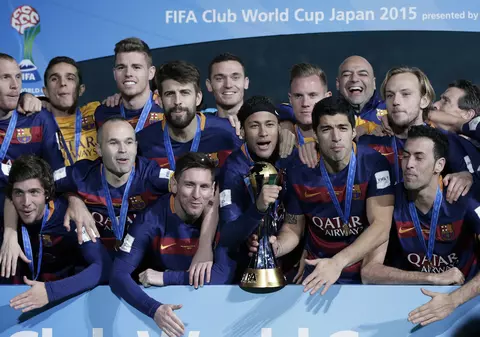 Barcelona vinde cele mai multe tricouri. Celelalte cluburi care apar în top 10