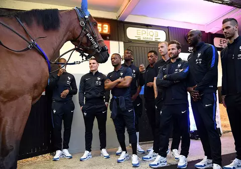 Euro 2016. Francezii au luat-o la trap. Adversarii tricolorilor de pe 10 iunie au căscat gura la curse de cai