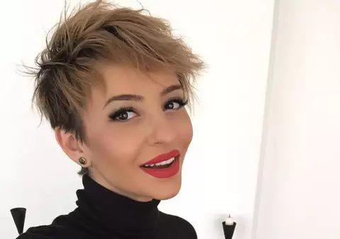 Giulia Anghelescu a publicat imaginea cu burtica de gravidă. "Sarcină ușoară"