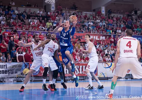 CSM CSU Oradea a fost învinsă în Liga Campionilor de baschet masculin de echipa Le Mans Sarthe