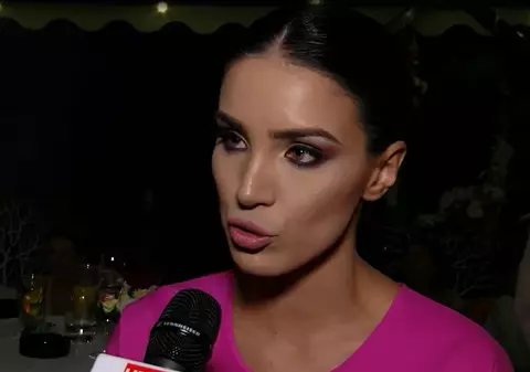 Adelina Pestrițu a intrat în baia unui restaurant și a făcut un gest neașteptat. Bruneta, așa cum nu a mai fost văzută