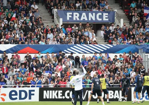 Francezii trag tare la Biarritz, pentru a învinge România în deschiderea Euro 2016. Antrenamente cu 10.000 de fani | GALERIE FOTO&VIDEO