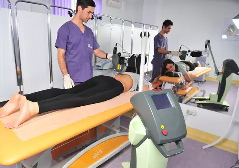 70 de agenții vor aduce turiști străini în România, pentru tratarea coloanei vertrebrale