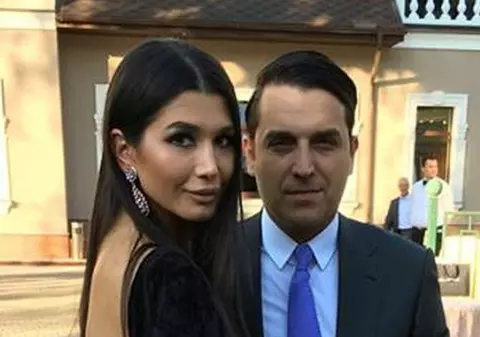 Elena Băsescu, apariţie de senzaţie la nunta naşului Dorin Chirtoacă | FOTO