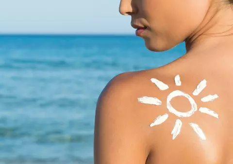 Se apropie sezonul cald, informează-te! Ce tipuri de cancer atacă prin razele solare şi cum pot fi prevenite