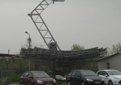 Tehnologie pentru casele inteligente ale romanilor: ”Floarea soarelui” din oţel şi super-bateria cu litiu