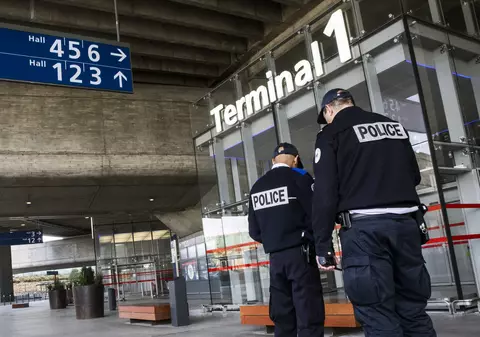 UPDATE | Alertă de securitate la Paris. 2.000 de persoane evacuate dintr-un terminal al aeroportului Charles de Gaulle